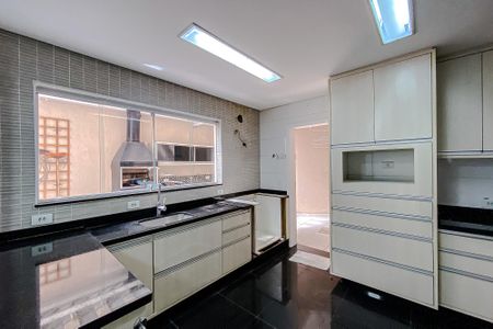 Casa à venda com 180m², 3 quartos e 2 vagas Casa à venda com 180m², 3 quartos e 2 vagasCozinha