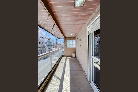 Casa à venda com 180m², 3 quartos e 2 vagas Casa à venda com 180m², 3 quartos e 2 vagasVaranda da Suíte