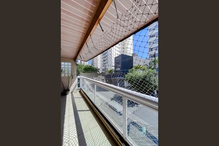 Casa à venda com 180m², 3 quartos e 2 vagas Casa à venda com 180m², 3 quartos e 2 vagasVaranda da Suíte