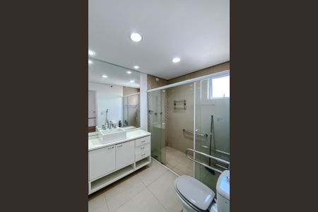 Casa à venda com 180m², 3 quartos e 2 vagas Casa à venda com 180m², 3 quartos e 2 vagasBanheiro da Suíte