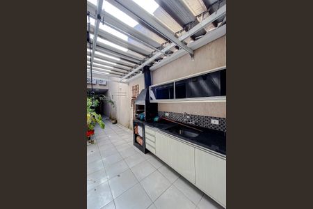 Casa à venda com 180m², 3 quartos e 2 vagas Casa à venda com 180m², 3 quartos e 2 vagasÁrea externa