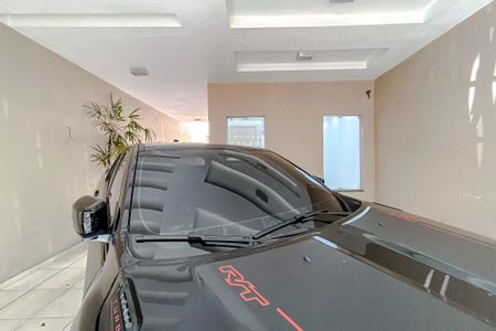 Casa à venda com 180m², 3 quartos e 2 vagas Casa à venda com 180m², 3 quartos e 2 vagasGaragem