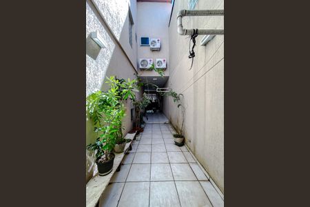 Casa à venda com 180m², 3 quartos e 2 vagas Casa à venda com 180m², 3 quartos e 2 vagasÁrea externa