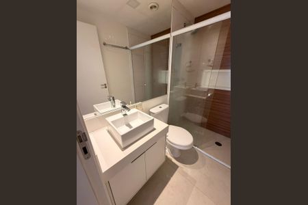 Apartamento para alugar com 68m², 2 quartos e 2 vagas Apartamento para alugar com 68m², 2 quartos e 2 vagasBanheiro