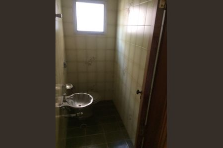 Casa à venda com 187m², 3 quartos e 2 vagasBanheiro