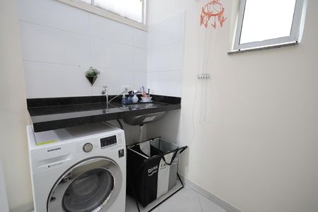 Apartamento à venda com 75m², 2 quartos e 1 vaga Apartamento à venda com 75m², 2 quartos e 1 vagaÁrea de Serviço