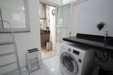 Apartamento à venda com 75m², 2 quartos e 1 vaga Apartamento à venda com 75m², 2 quartos e 1 vagaÁrea de Serviço