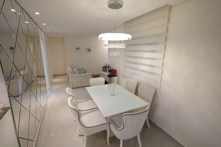 Apartamento à venda com 75m², 2 quartos e 1 vaga Apartamento à venda com 75m², 2 quartos e 1 vagaSala