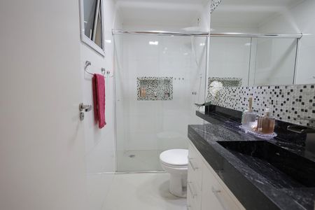 Apartamento à venda com 75m², 2 quartos e 1 vaga Apartamento à venda com 75m², 2 quartos e 1 vagaBanheiro