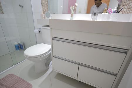 Apartamento à venda com 75m², 2 quartos e 1 vaga Apartamento à venda com 75m², 2 quartos e 1 vagaBanheiro Quarto Suíte