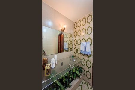 Casa à venda com 328m², 5 quartos e 3 vagasLavabo