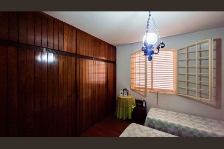 Casa à venda com 328m², 5 quartos e 3 vagasQuarto 4