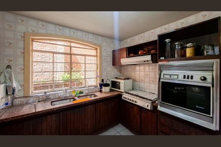 Casa à venda com 328m², 5 quartos e 3 vagasCozinha