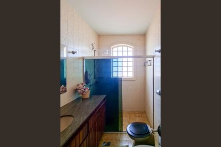 Casa à venda com 328m², 5 quartos e 3 vagasBanheiro Social