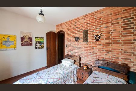 Casa à venda com 328m², 5 quartos e 3 vagasQuarto