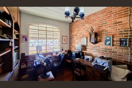 Casa à venda com 328m², 5 quartos e 3 vagasQuarto 3