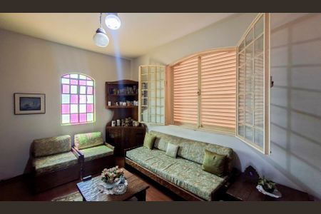 Casa à venda com 328m², 5 quartos e 3 vagasQuarto 2