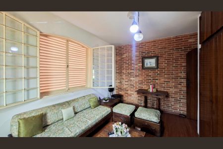 Casa à venda com 328m², 5 quartos e 3 vagasQuarto 2