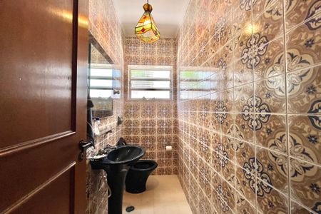 Lavabo de casa à venda com 5 quartos, 250m² em Vila Alexandria, São Paulo