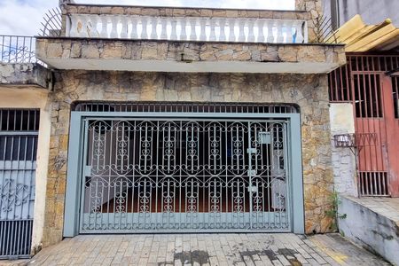 Casa para alugar com 120m², 4 quartos e 2 vagasFachada