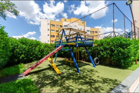 Apartamento para alugar com 47m², 2 quartos e 1 vaga Apartamento para alugar com 47m², 2 quartos e 1 vagaÁrea comum - Playground