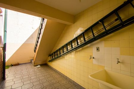 Casa à venda com 118m², 2 quartos e 1 vagaÁrea de serviço