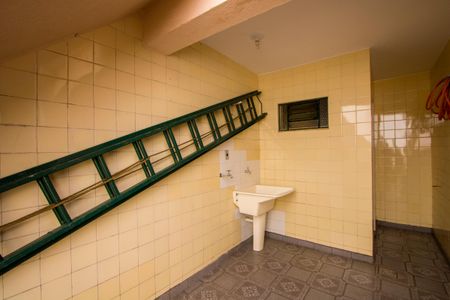 Casa à venda com 118m², 2 quartos e 1 vagaÁrea de serviço