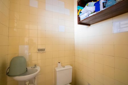 Casa à venda com 118m², 2 quartos e 1 vagaBanheiro de serviço