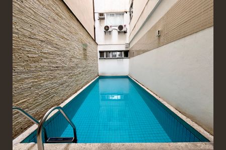 Apartamento à venda com 90m², 2 quartos e 1 vaga Apartamento à venda com 90m², 2 quartos e 1 vagaÁrea comum - piscina