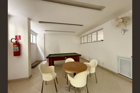 Apartamento à venda com 90m², 2 quartos e 1 vaga Apartamento à venda com 90m², 2 quartos e 1 vagaÁrea comum - sala de jogos
