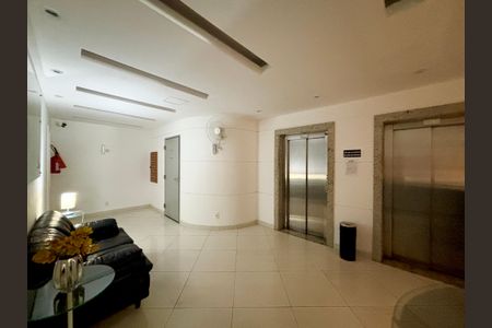 Apartamento à venda com 90m², 2 quartos e 1 vaga Apartamento à venda com 90m², 2 quartos e 1 vagaPortaria