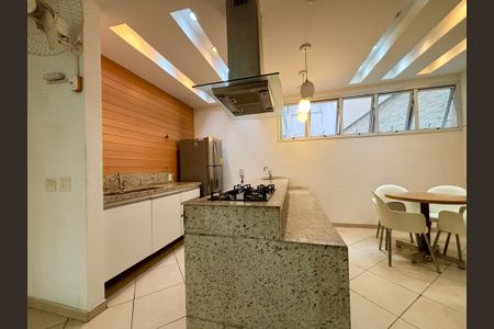 Apartamento à venda com 90m², 2 quartos e 1 vaga Apartamento à venda com 90m², 2 quartos e 1 vagaÁrea comum - salão de festas - cozinha