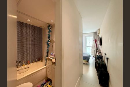 Apartamento à venda com 90m², 2 quartos e 1 vaga Apartamento à venda com 90m², 2 quartos e 1 vagaSuíte