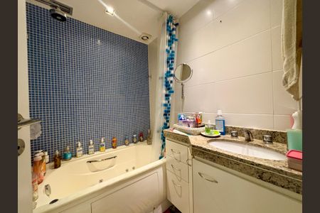 Apartamento à venda com 90m², 2 quartos e 1 vaga Apartamento à venda com 90m², 2 quartos e 1 vagaSuíte - banheiro