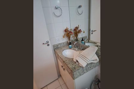 Banheiro de apartamento para alugar com 2 quartos, 73m² em Barra da Tijuca, Rio de Janeiro
