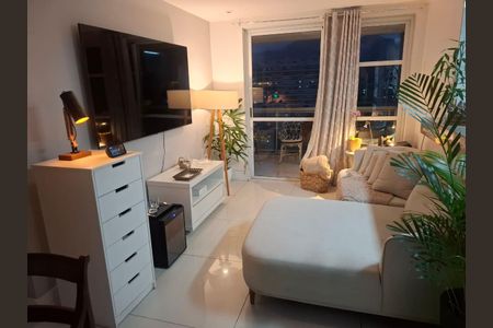 Apartamento para alugar com 73m², 2 quartos e 1 vagaQuarto