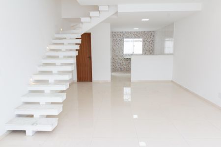 Sala de casa para alugar com 2 quartos, 94m² em Guaratiba, Rio de Janeiro