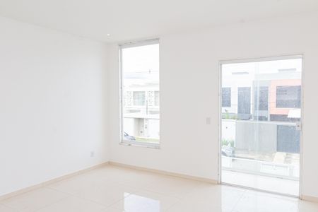 Casa para alugar com 94m², 2 quartos e 2 vagas Casa para alugar com 94m², 2 quartos e 2 vagasSalaQuarto Suíte