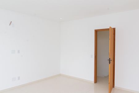 Casa para alugar com 94m², 2 quartos e 2 vagas Casa para alugar com 94m², 2 quartos e 2 vagasQuarto Suíte