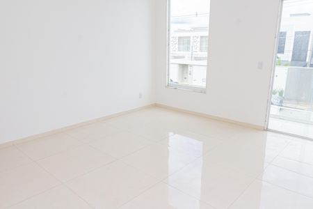 Casa para alugar com 94m², 2 quartos e 2 vagas Casa para alugar com 94m², 2 quartos e 2 vagasQuarto Suíte