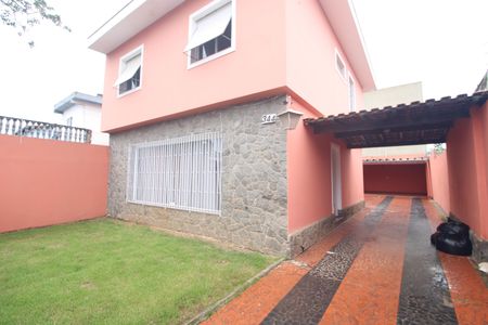 Casa para alugar com 250m², 3 quartos e 8 vagasFachada
