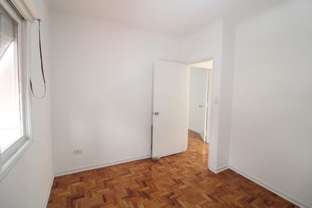 Quarto 1 de casa para alugar com 3 quartos, 250m² em Jardim dos Lagos, São Paulo