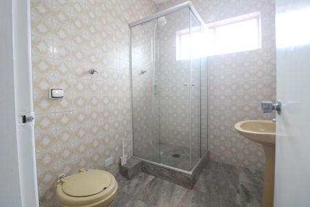 Casa para alugar com 250m², 3 quartos e 8 vagasBanheiro comum