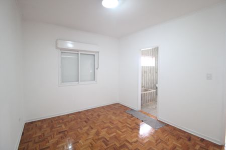 Suíte de casa para alugar com 3 quartos, 250m² em Jardim dos Lagos, São Paulo