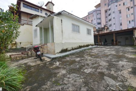 Casa à venda com 185m², 4 quartos e 7 vagasÁrea externa