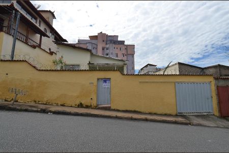 Casa à venda com 185m², 4 quartos e 7 vagasFachada