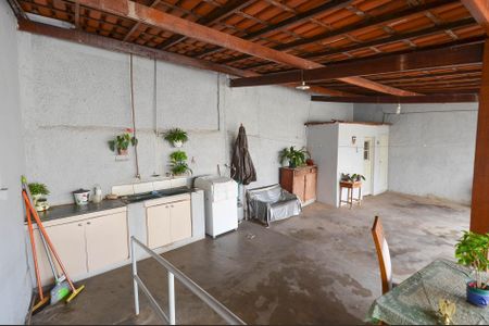 Casa à venda com 185m², 4 quartos e 7 vagasÁrea de Serviço