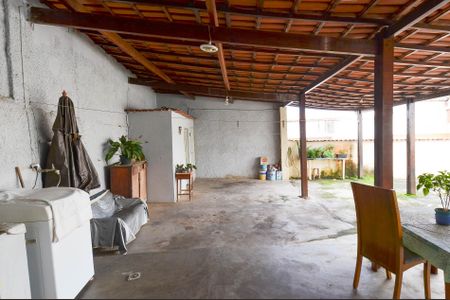 Casa à venda com 185m², 4 quartos e 7 vagasÁrea de Serviço