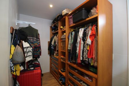 Casa de condomínio à venda com 600m², 4 quartos e 3 vagasQuarto 3 - Closet