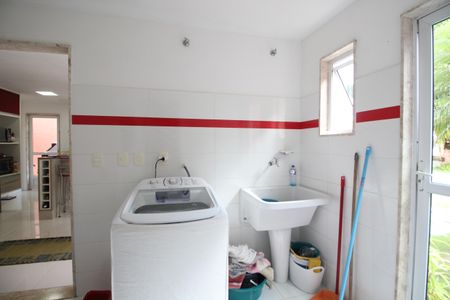 Casa de condomínio à venda com 600m², 4 quartos e 3 vagasÁrea de Serviço